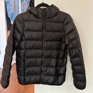 Aritzia "The Little Puff" Black in XS